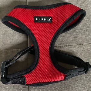 Size medium soft hardness, new with tags